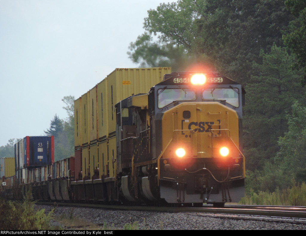 CSX 4554 on I157